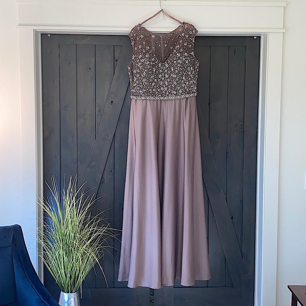 New gown. Size 18. Never altered/never worn